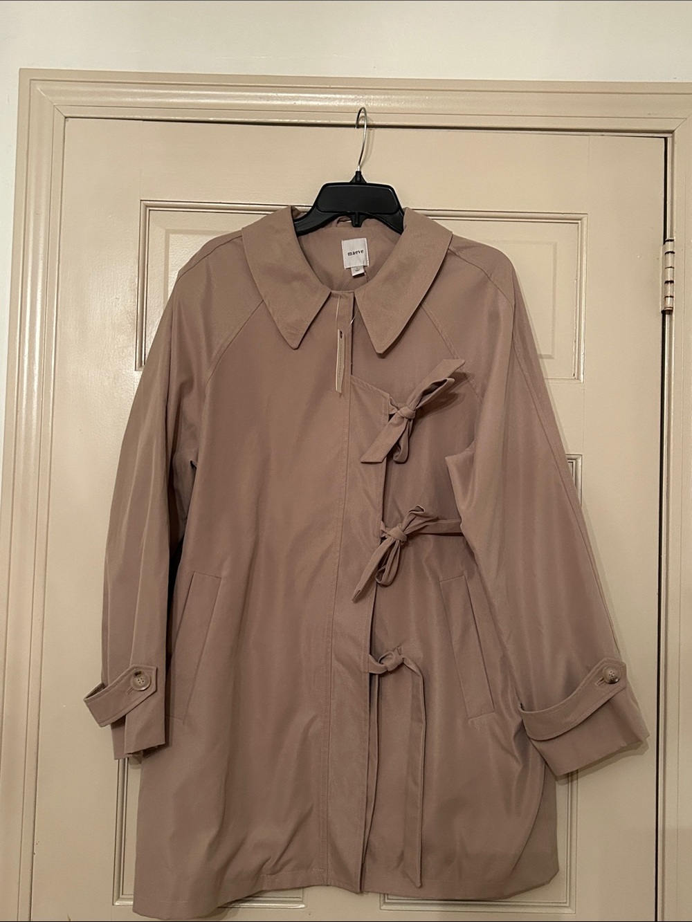 Anthropologie Taupe Tie-Detail Trench Coat
With lining.